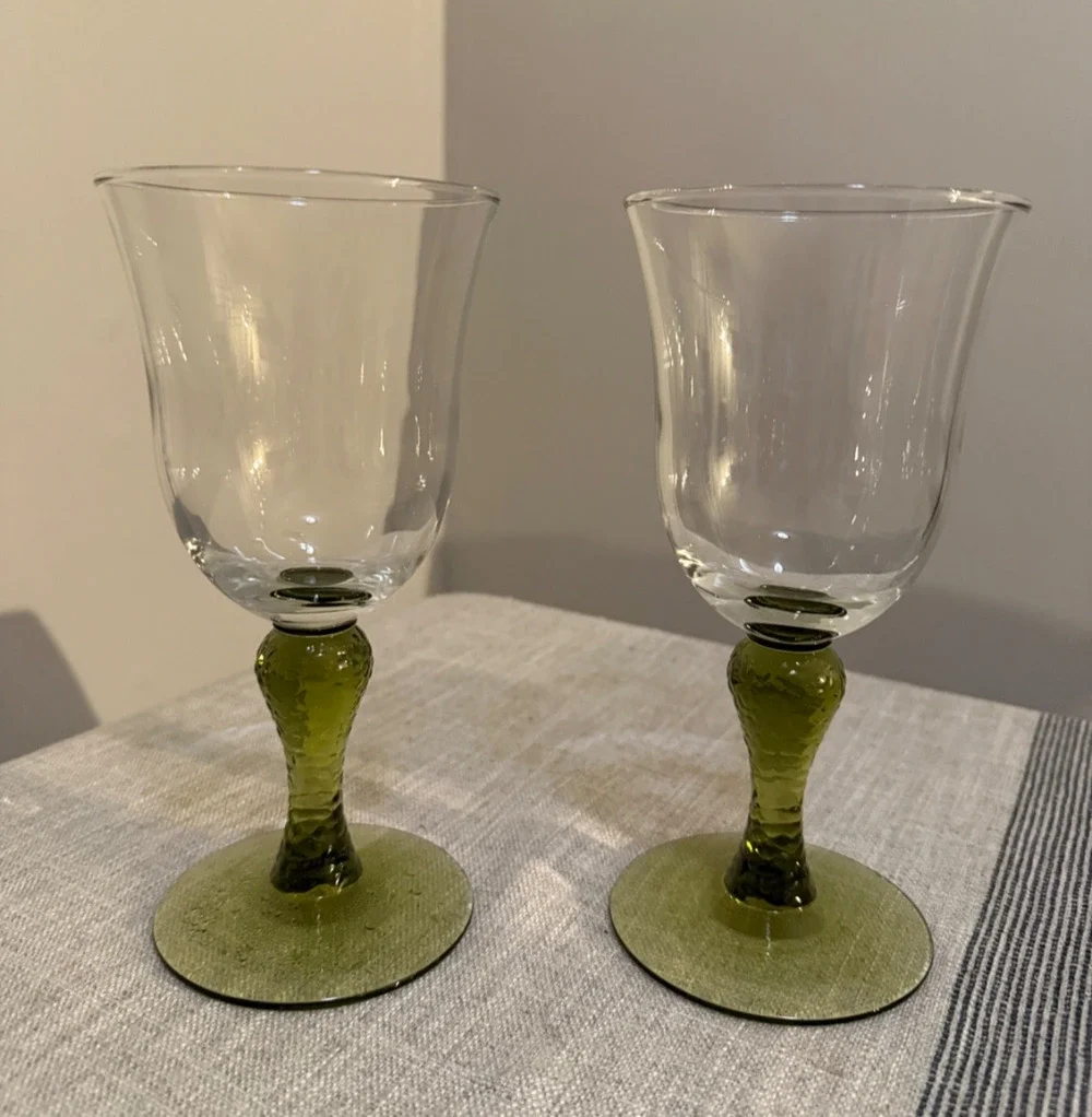 🍷 Set of 2 Green Stem Wine Glasses – Clear Bowl - Libbey - Vintage
